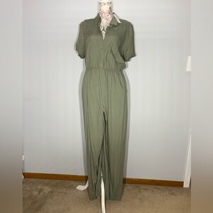 Nordstrom Caslon khaki green jumpsuit size medium.